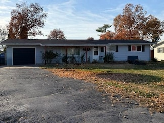 209 Flat Iron Dr, Columbus Junction, IA 52738