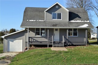 2064 Oak Dr, Ford City, PA 16226