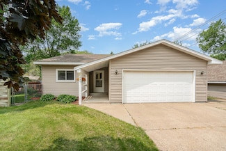 949 Xenia Ave NW, Elk River, MN 55330