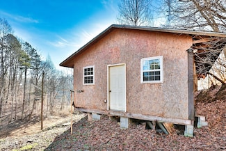 201 Andover Dr, Bristol, VA 24201