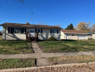 201 2nd St N, Darfur, MN 56022