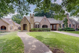 1022 N Edgefield Ave, Dallas, TX 75208