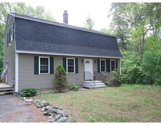 22 Asylum St, Mendon, MA 01756