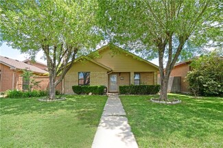 208 Parkview Cir, Harlingen, TX 78550