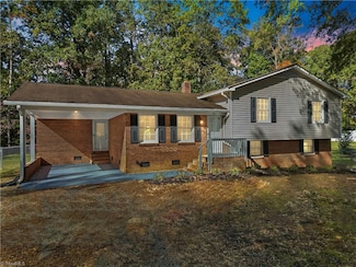 963 Green Meadows Dr, Lexington, NC 27292