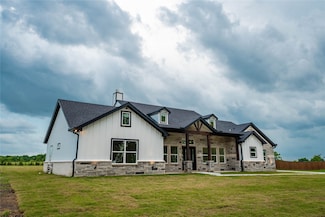 375 County Road 4925, Trenton, TX 75490