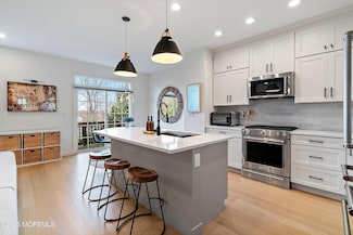 306 Princeton Ct, Shrewsbury, NJ 07702