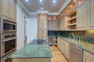 1107 Milford St, Houston, TX 77006