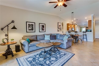 9836 Venezia Cir Unit 922, Naples, FL 34113