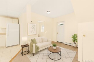 174 Mills Pond Rd Unit B, Saint James, NY 11780