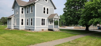 617 S Main St, Fayette, IA 52142