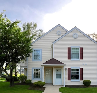 209 Fairview Cir, Middle Island, NY 11953