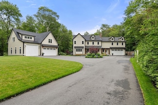 35 East St, Middleton, MA 01949