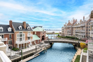 201 Shearwater Ct W Unit 33, Jersey City, NJ 07305