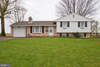 1932 Pioneer Rd, Lancaster, PA 17602