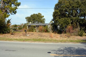 1431 Island Rd, Harkers Island, NC 28531