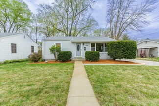 2231 Cherry Ln, Saint Charles, MO 63301