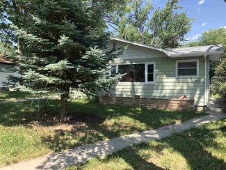 613 S 11th St, Douglas, WY 82633