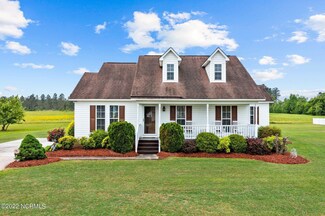 2738 Prestonwood Dr, Grimesland, NC 27837