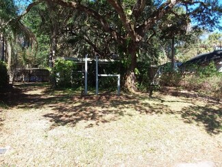 219 Avacado Ct, Fort Myers, FL 33905