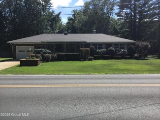 2795 Curry Rd, Schenectady, NY 12303