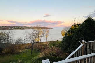 30 Bayview St, Belfast, ME 04915