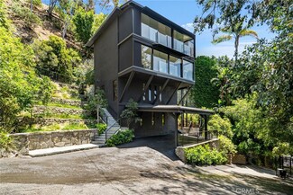 1782 Viewmont Dr, West Hollywood, CA 90069