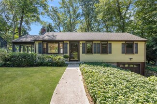 306 Division St, East Greenwich, RI 02818