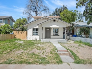 3239 E Mckenzie Ave, Fresno, CA 93702