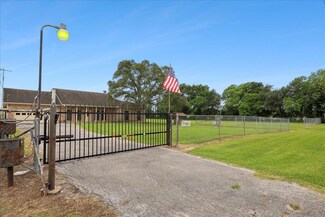 7385 Fannett Rd, Beaumont, TX 77705