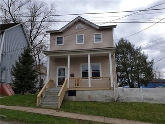 515 N 4th St, Apollo, PA 15613