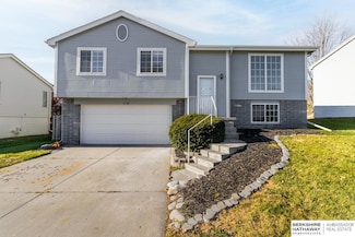 1106 Marshall Cir, Papillion, NE 68046