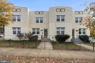 401 Douglas St NE Unit B, Washington, DC 20017