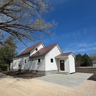 6647 S Riverside Dr, Sault Ste. Marie, MI 49783