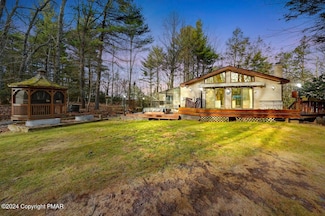 2217 Pine Tree Rd, Canadensis, PA 18325