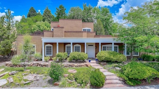 1724 Avenida Alturas NE, Albuquerque, NM 87110