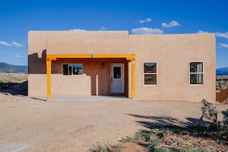5 Calle Luna Rd, El Prado, NM 87529