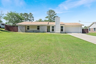 748 Willow Oaks Dr, Ozark, AL 36360