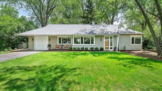 6537 Howard Ave, Indian Head Park, IL 60525