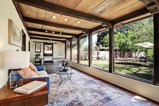 2302 Campbell Rd NW, Albuquerque, NM 87104