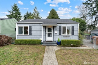 1027 S Rochester St, Tacoma, WA 98465