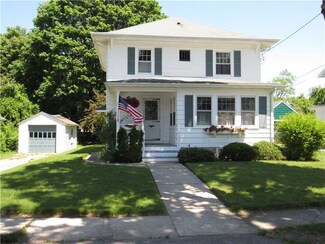 17 Enfield Dr, West Warwick, RI 02893