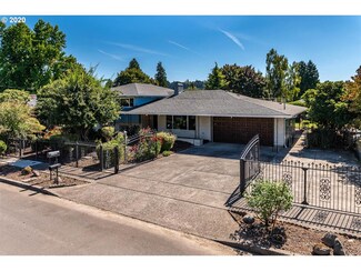 1780 NW 4th St, Gresham, OR 97030