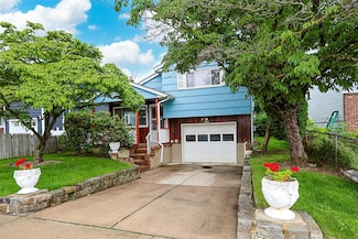 6 Pequot Ave, Port Washington, NY 11050