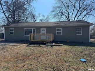 407 E Logan St, de Soto, IL 62924