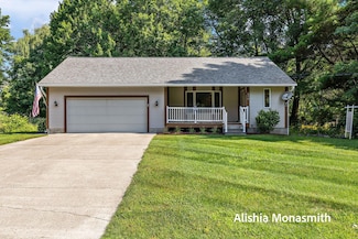 370 Pine St, Fruitport, MI 49415