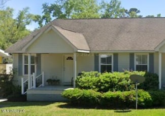 166 Felicity St, Bay Saint Louis, MS 39520