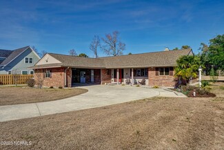 326 S Belvedere Dr, Hampstead, NC 28443