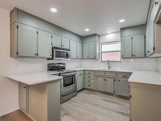 4709 Wilcox Ln, Yukon, OK 73099
