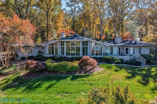 219 Red Fox Ln, Weems, VA 22576